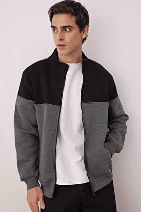 سترة بغطاء للرأس بسحاب قصَّة عادية بلون أنثراسيت ومبطنة بالصوف TMNAW22SW0720