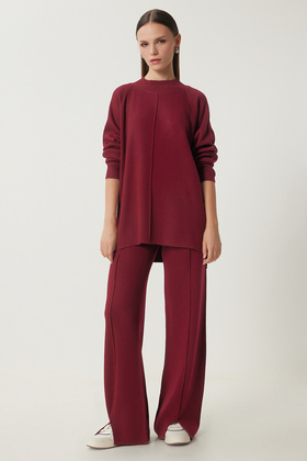 طقم سترة وبنطلون تريكو باللون العنابي - LMU0001