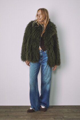 Orta boy dağınık suni kürk kaban