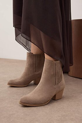 حذاء كاوبوي نسائي بكعب 5.5 سم من جلد المنك TAKAW26BO00102