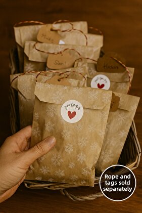 25 قطعة من أكياس الورق المزخرفة بالثلج لتغليف الهدايا للعام الجديد وعيد الميلاد تحت عنوان ورق تغليف الهدايا مقاس 11 × 20