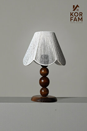 أباجورة خشبية بوهيمية مصنوعة يدويًا من الخيزران بأرجل خشبية لغرفة النوم والصالة والمقهى