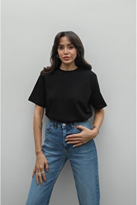 Μαύρο T-Shirt με λαιμόκοψη από 100% βαμβάκι