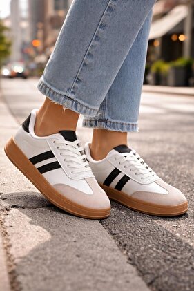 Kadın Günlük Spor Ayakkabı – Siyah Çift Şeritli, Taba Taban, Rahat ve Şık Tasarım