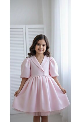 فستان مصمم للفتيات