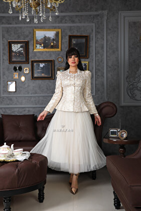 طقم انيق كلاسيك بتنوره تل