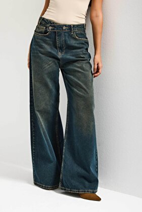 حذاء نسائي من قماش الدنيم ذو اللون الداكن Mega Baggy Fit فضفاض