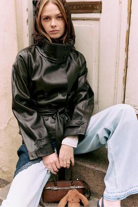 Dik yaka suni deri trençkot