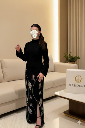 فستان فاخر بأجنحة