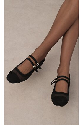 حذاء نسائي من Isabel ذو لون أسود من جلد الغزال ذو مقدمة حادة وتفاصيل شبكية بكعب قصير