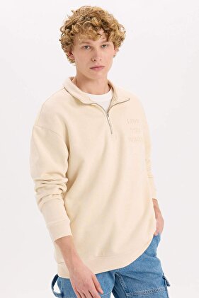 Comfort Regular Fit Rahat Kalıp Dik Yaka Fermuarlı Baskılı Sweatshirt B0254AX23WN
