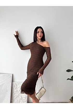 Tek Omuz Dantel Detaylı Asimetrik Yaka Midi Boy Elbise
