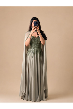 Luxurious Evening Dress in Chiffon Fabric with Elegant Beading