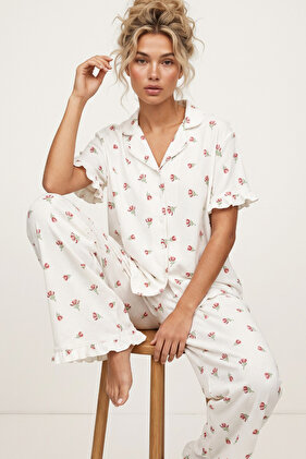 Ecru-Tulpenmuster Bürümcük-Krınkıl Kurzarm-Pyjama-Set mit Knöpfen 7930