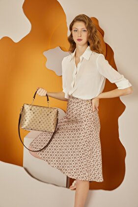 Gold Monogram Women's Shoulder Bag 05PO22Y1561