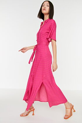 فستان قميص طويل منسوج من الفسكوز بحزام فوشيا TWOSS19EL0094