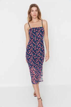 الأرجواني Strappy جاهزة / الجسم المناسب ساحة الرقبة تول ميدي مرنة محبوك فستان رصاص TWOSS22EL00726