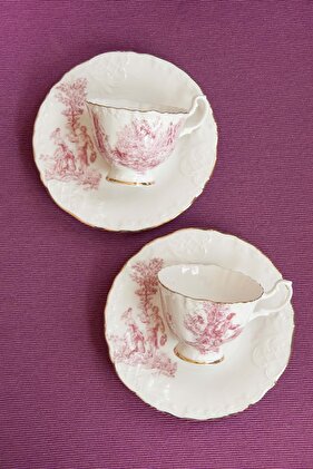 طقم غطاء محرك إنجليزي مطلي بالذهب مكون من 2 فناجين قهوة - ورد مجفف