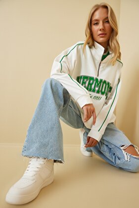 Kadın Beyaz Fermuarlı Yaka Baskılı Mevsimlik Sweatshirt AP00161