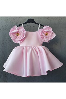 فستان زهري بأكتاف وردية