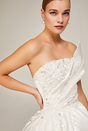 Wanda Satin Strapless Princess Model Wedding Dress