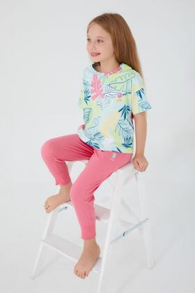 قاعدة. طقم بيجامة بناتي بأكمام قصيرة ونقوش أوراق الشجر من Polo Assn