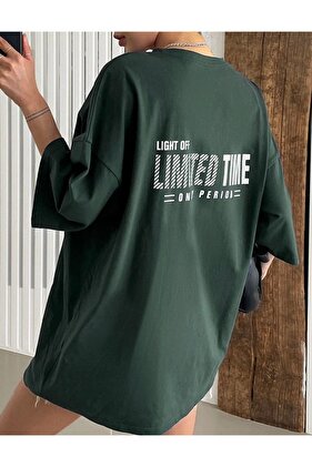 تي شيرت نسائي كبير الحجم مطبوع لفترة محدودة