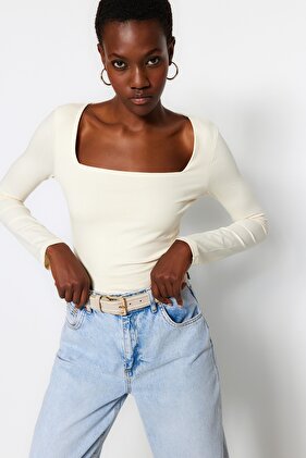 بلوزة من القطن الحجري بياقة مربعة قابلة للتمدد TWOAW24BZ00016