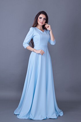 فستان سهرة أزرق فاتح برقبة على شكل حرف V وأكمام 3/4 من القماش المنسوج