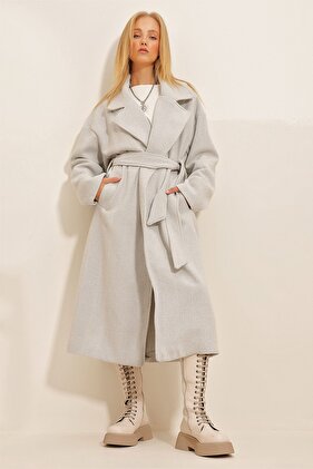 معطف نسائي رمادي بأزرار على الجهتين بحزام خصر ونمط ظهر السمكة من الكاشmir Alc-X10824