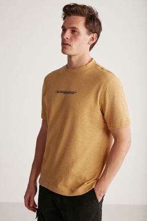 تی شرت بژ مردانه رگولار یقه گرد تکی جوان کد 691206028