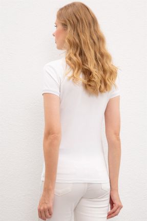 تی شرت سفید زنانه رگولار یقه پولو تکی بیسیک کد 98112550