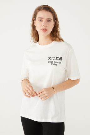تی شرت سفید زنانه رگولار یقه گرد تکی کد 747779549