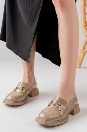 کفش لوفر بژ زنانه چرم لاکی پاشنه کوتاه ( 4 - 1 cm ) کد 798619912