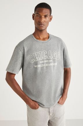 تی شرت طوسی مردانه ریلکس یقه گرد تکی جوان کد 770299176