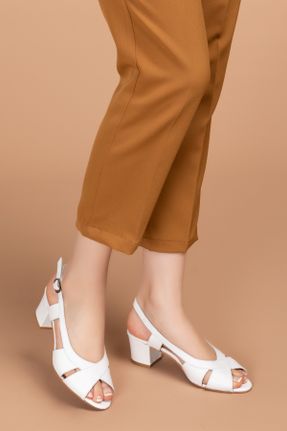 کفش پاشنه بلند کلاسیک سفید زنانه چرم طبیعی پاشنه ضخیم پاشنه متوسط ( 5 - 9 cm ) کد 305692059