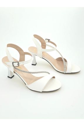 کفش مجلسی سفید زنانه چرم لاکی پاشنه متوسط ( 5 - 9 cm ) پاشنه نازک کد 814431916