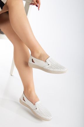 کفش کژوال سفید زنانه چرم طبیعی پاشنه ساده کد 815966324