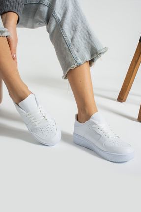 کفش اسنیکر سفید زنانه بند دار چرم مصنوعی کد 815007062