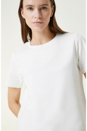 تی شرت سفید زنانه ریلکس یقه گرد پنبه - پلی استر - الاستن کد 816724070