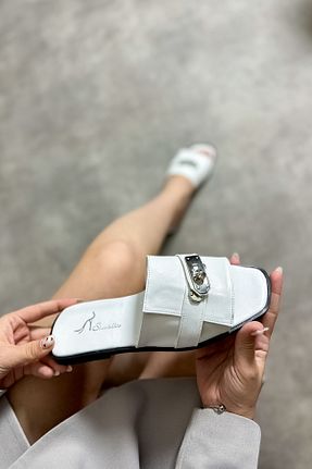 صندل سفید زنانه پاشنه تخت SHOEBELLAS - کد 818735327