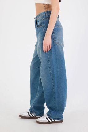 شلوار جین آبی زنانه پاچه راحت فاق بلند استاندارد کد 819353930