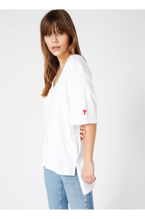 تی شرت سفید زنانه یقه هفت رگولار تکی بیسیک کد 81838772