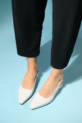 کفش پاشنه بلند کلاسیک بژ زنانه چرم مصنوعی پاشنه ضخیم پاشنه کوتاه ( 4 - 1 cm ) کد 820427316