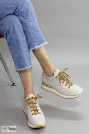 کفش کژوال بژ زنانه چرم طبیعی پاشنه کوتاه ( 4 - 1 cm ) پاشنه ساده کد 822165836