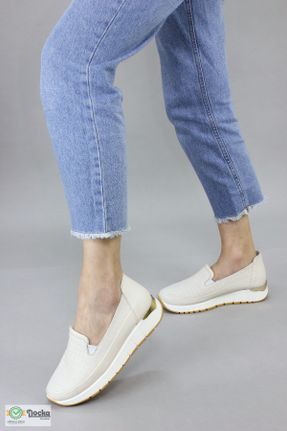 کفش کژوال بژ زنانه چرم طبیعی پاشنه کوتاه ( 4 - 1 cm ) پاشنه ساده کد 822165830