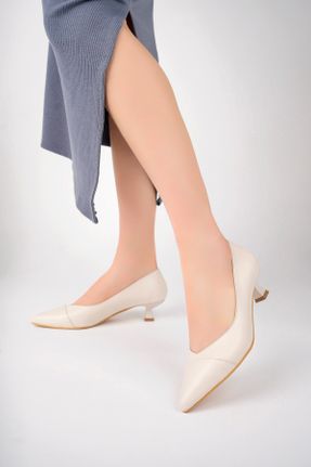 کفش پاشنه بلند کلاسیک بژ زنانه چرم طبیعی پاشنه نازک پاشنه کوتاه ( 4 - 1 cm ) کد 820494209