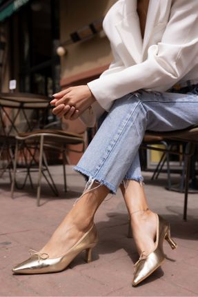 کفش پاشنه بلند کلاسیک طلائی زنانه چرم مصنوعی پاشنه نازک پاشنه متوسط ( 5 - 9 cm ) کد 824988389