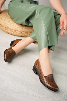 کفش کژوال قهوه ای زنانه چرم طبیعی پاشنه کوتاه ( 4 - 1 cm ) پاشنه ضخیم کد 824593169
