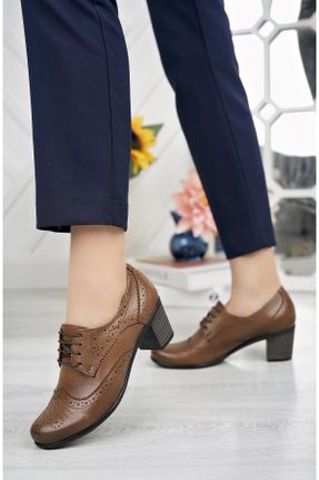کفش پاشنه بلند کلاسیک قهوه ای زنانه چرم طبیعی پاشنه ساده کد 671939068